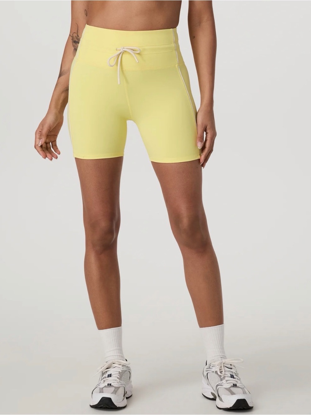 Vuori Daily Piped Short 5”